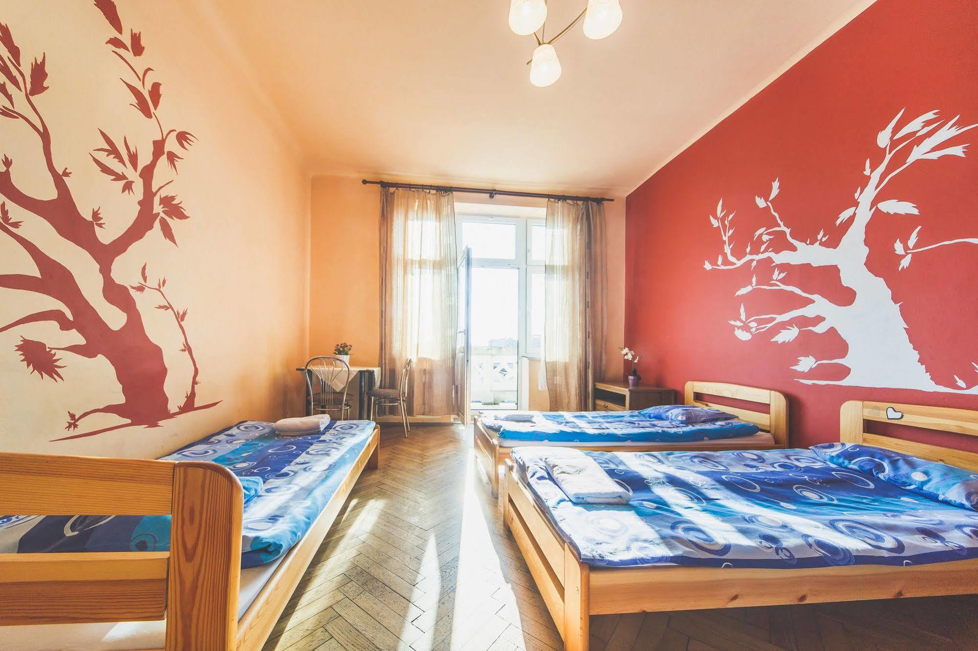 Hostel Tara Cracovia Exterior foto